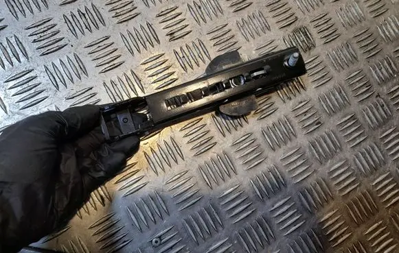 Audi A6 S6 C6 4F Seat belt adjustment motor 8E0857833