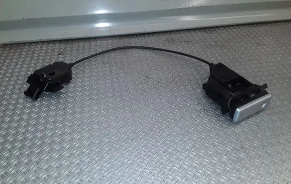 Porsche Cayenne (9PA) Glove box lock 7L5857147