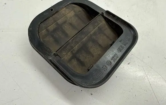 Alfa Romeo Stelvio Quarter panel pressure vent 52076397