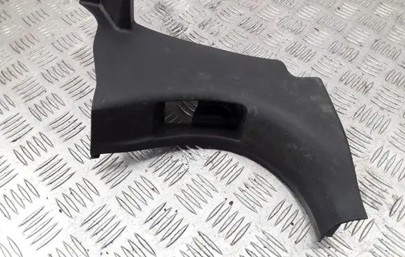 Foot area side trim