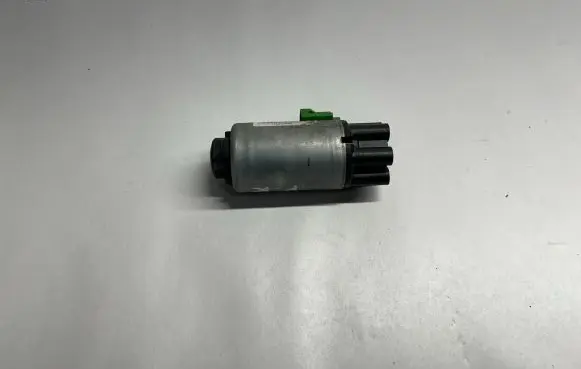 BMW 5 GT F07 Seat adjustment motor RZ55AWA 913018102
