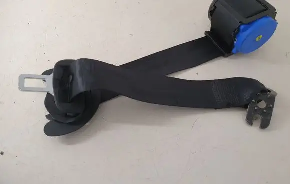 Rear seatbelt