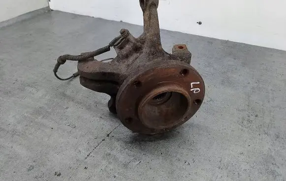 Renault Master II Front wheel hub spindle knuckle