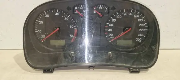 Volkswagen Golf IV Speedometer (instrument cluster) 88311301