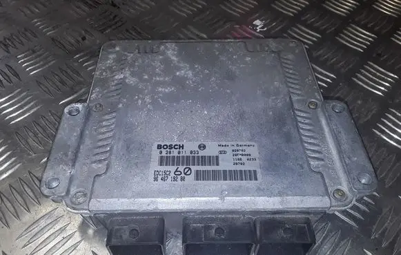Citroen C8 Engine control unit/module 0281011033