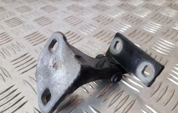 BMW 7 E65 E66 Front door lower hinge 7017818