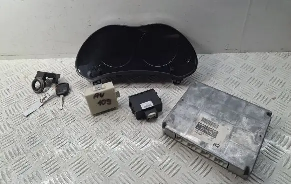 Toyota Avensis T250 Engine ECU kit and lock set 8380005850 MB2574300290 8966105820