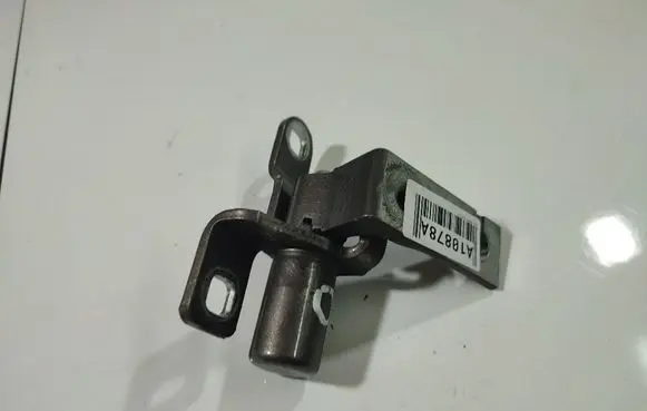 Ford Mondeo MK IV Rear door lower hinge