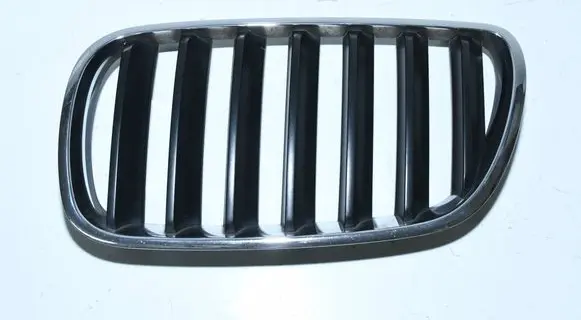 BMW X3 E83 Front bumper upper radiator grill 3420087