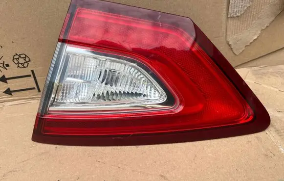 Ford Mondeo MK V Tailgate rear/tail lights 13A602BE