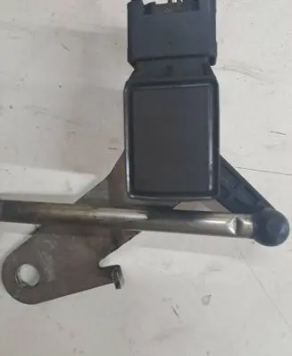 BMW 5 E60 E61 Air suspension front height level sensor 6760824