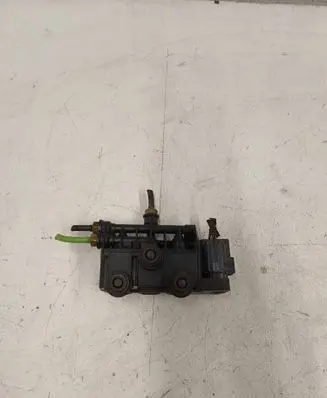 Land Rover Discovery 3 - LR3 Air suspension valve block RVH000055 11020315