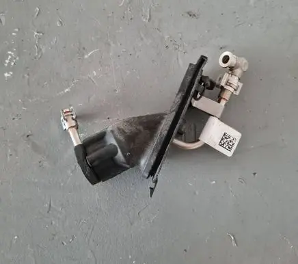 Mercedes-Benz C W205 Other engine bay part 2058303705 2106100308