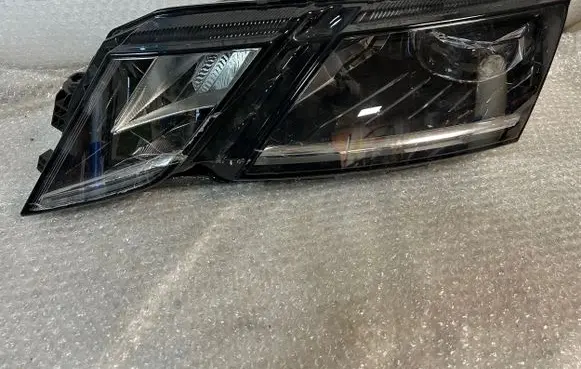 Skoda Octavia Mk3 (5E) Headlight/headlamp 5E1941017E