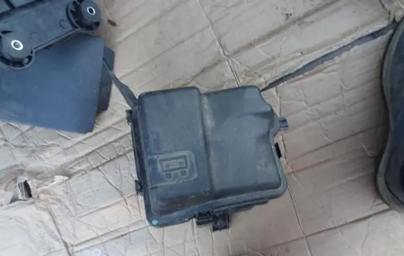 Citroen C3 Battery box tray 9650224080