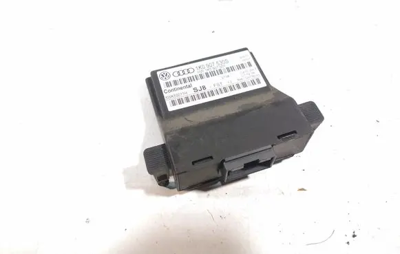 Volkswagen Golf V Gateway control module 1K0907530S 1K0907951