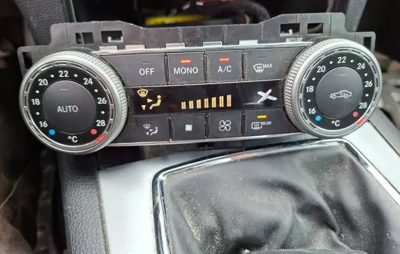 Mercedes-Benz C W204 Climate control unit A2048304190 2048304190