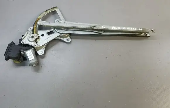 Toyota Corolla Verso E121 Front door window regulator with motor 698100F010