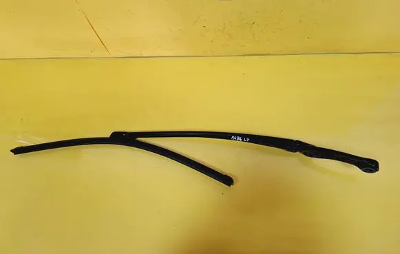 Audi A4 S4 B6 8E 8H Front wiper blade arm 8E1955407C