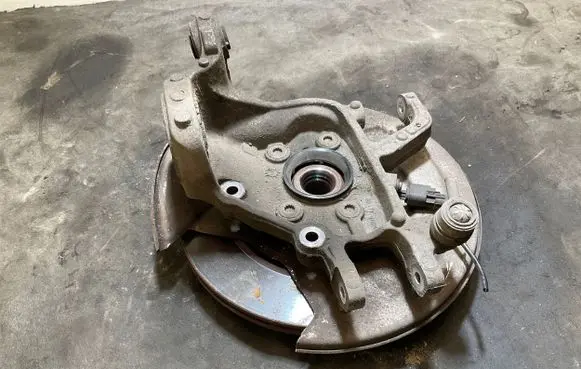 Rear wheel hub