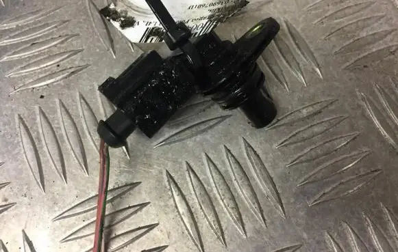 Volkswagen Polo Camshaft position sensor 036907601D