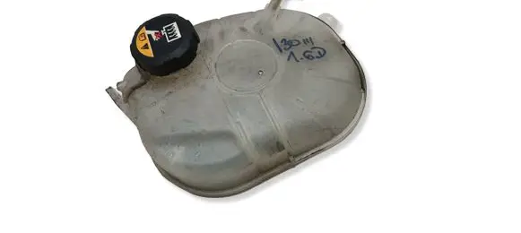 Hyundai i30 Coolant expansion tank/reservoir 25430F2400