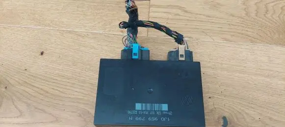 Skoda Octavia Mk2 (1Z) Gateway control module 3C0937049E