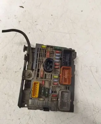 Citroen Berlingo Fuse module 9664706180