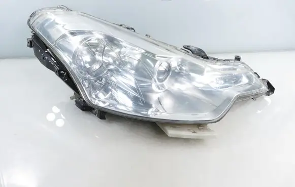 Citroen C-Crosser Headlight/headlamp P7142R P7143R