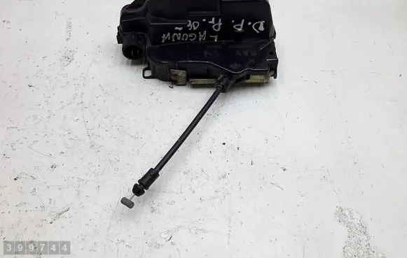 Renault Laguna II Front door lock 000662z98