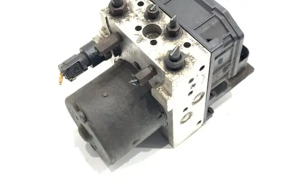 Toyota Avensis T250 ABS Pump