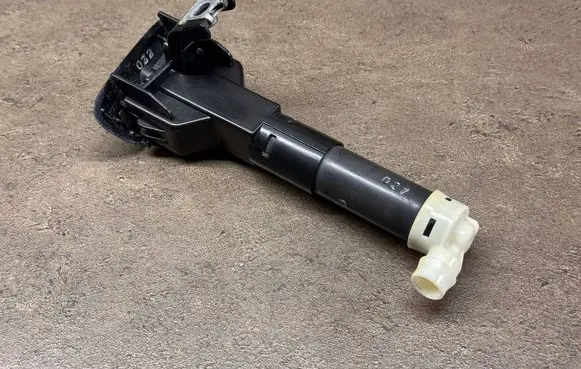 Toyota Prius (XW30) Headlight washer spray nozzle 8520847010 8504547010