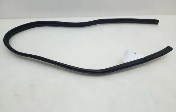 Mercedes-Benz CLS C219 Engine compartment rubber A2116280398