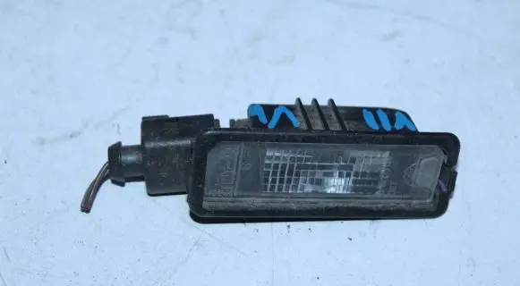 Volkswagen Golf VII Number plate light 1K8943021
