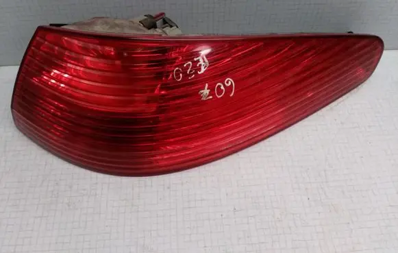 Peugeot 607 Rear/tail lights