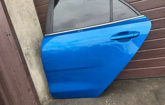 KIA Rio Rear door