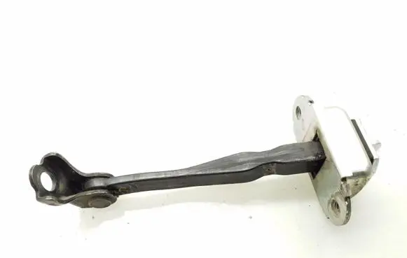 Nissan Qashqai+2 Rear door check strap stopper