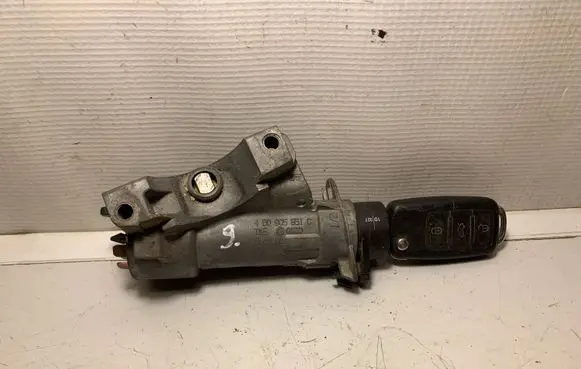 Volkswagen PASSAT B5.5 Ignition lock 4B0905851C
