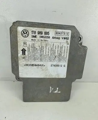 Volkswagen Touran I Airbag control unit/module 1T0909605 05H21S12 5WK43150