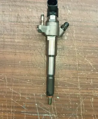 Renault Master III Fuel injector 166000372R
