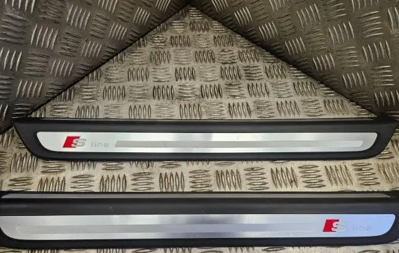 Audi Q5 SQ5 sill trim set (inner) 8R0853374G 8R0853373F 8R0853376F