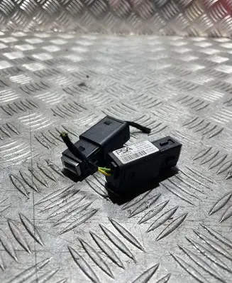Opel Mokka B USB socket connector 98217039DX