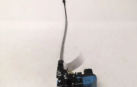 Volvo S60 Front door lock 30663042