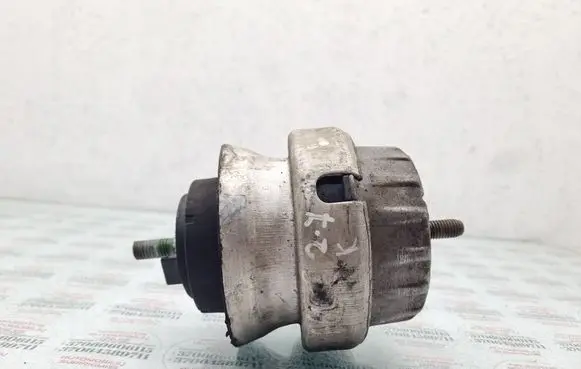 Audi A6 S6 C6 4F Engine mount bracket 3226320