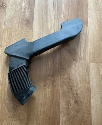 BMW 1 E82 E88 Air intake duct part 7565281 13717565281