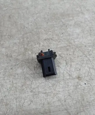 Peugeot 206 Tailgate opening switch 