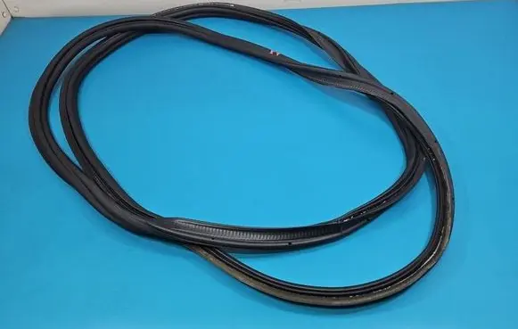 Volkswagen Tiguan Seal rubber (tailgate) 5NA827705 IMPRK1554413