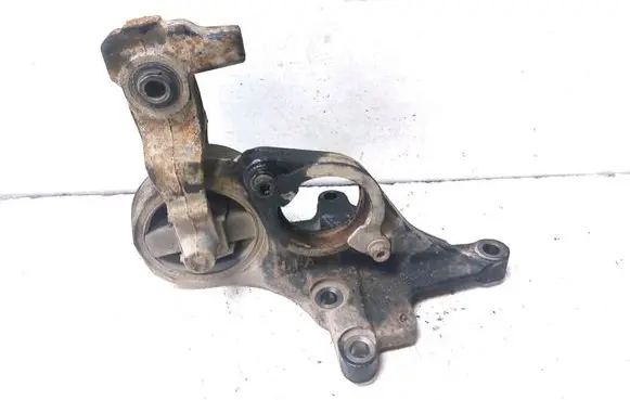 Engine mount bracket
