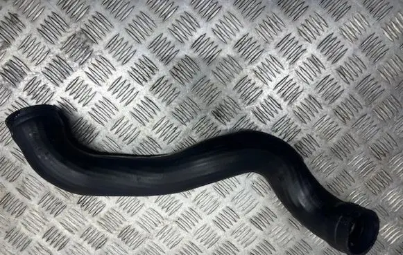 Volvo XC90 Intercooler hose/pipe 30645935