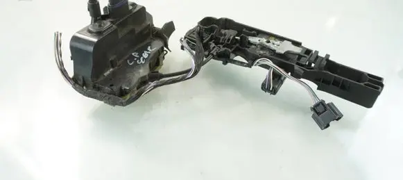 Renault Megane II Front door lock